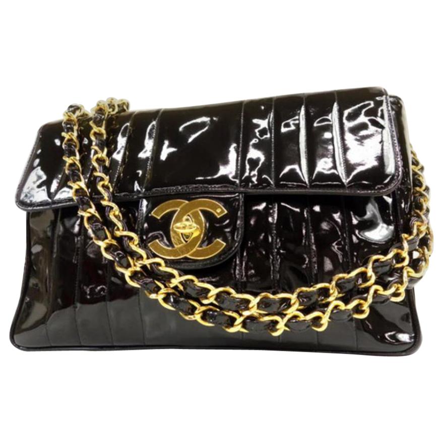 Chanel Classic Flap Vertical Quilted Jumbo 233086 Black Leather  Cross Body Bag For Sale