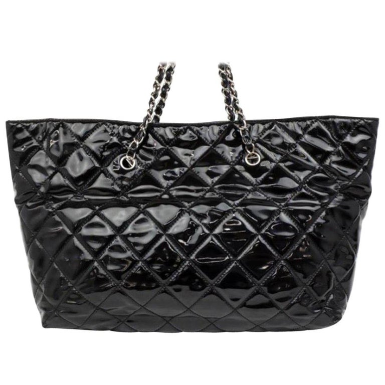 Chanel Large Quilted Chain 231076 Black Patent Leather Tote at 1stDibs