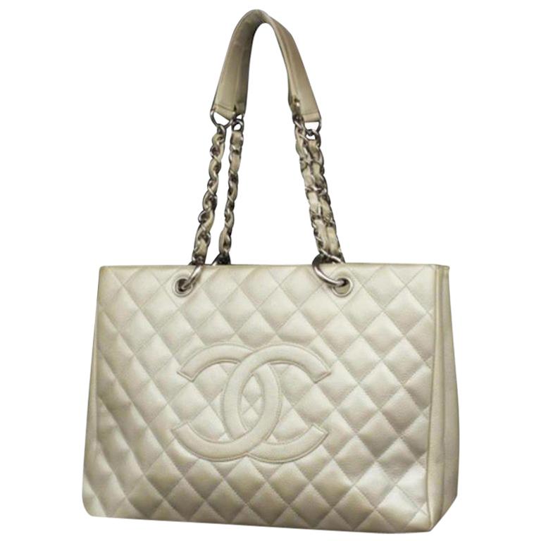 Chanel Shopping Quilted Caviar Iridescent Chain Grand Gst 230471 Shoulder Bag For Sale