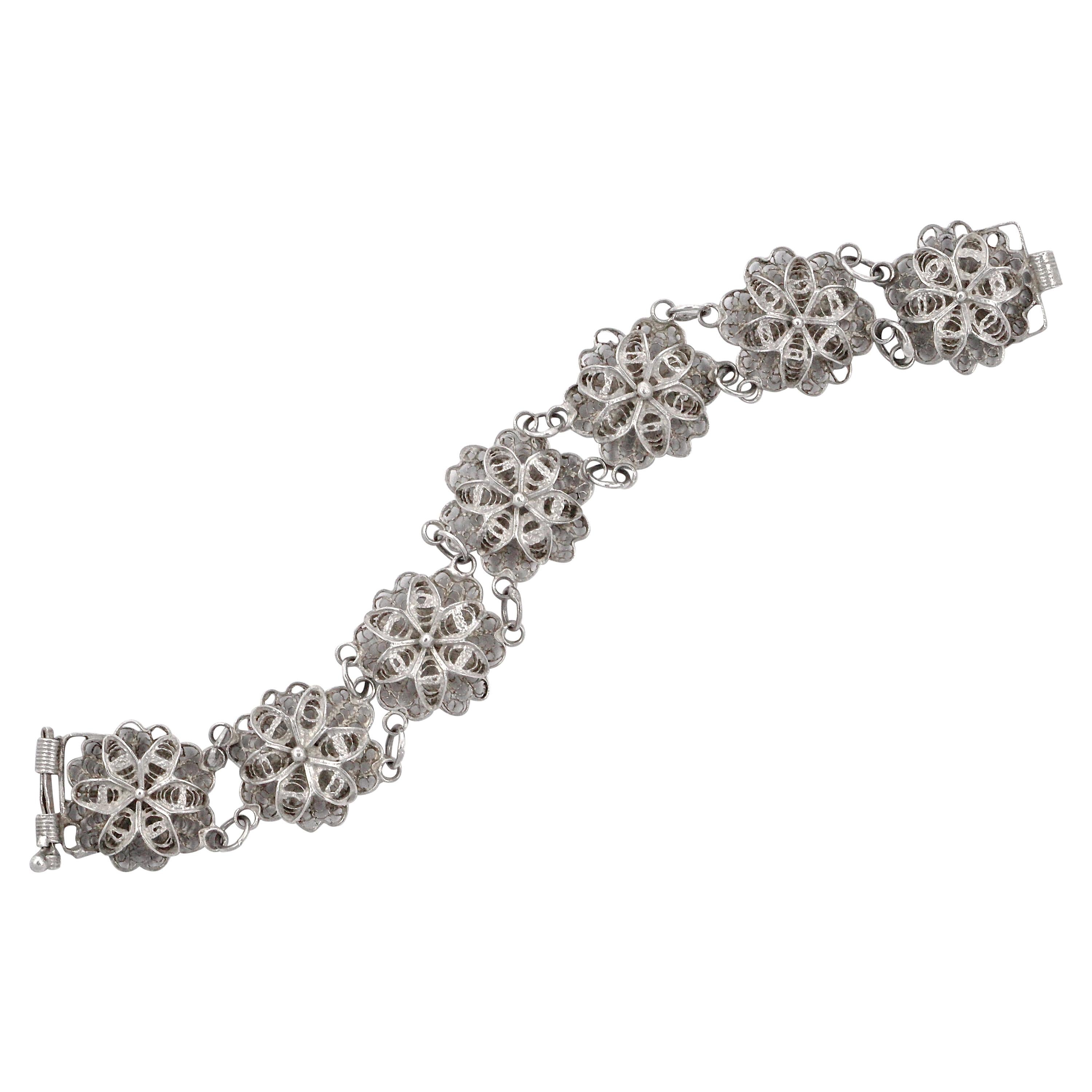 Silver Filigree Flower Design Link Bracelet circa 1930s For Sale