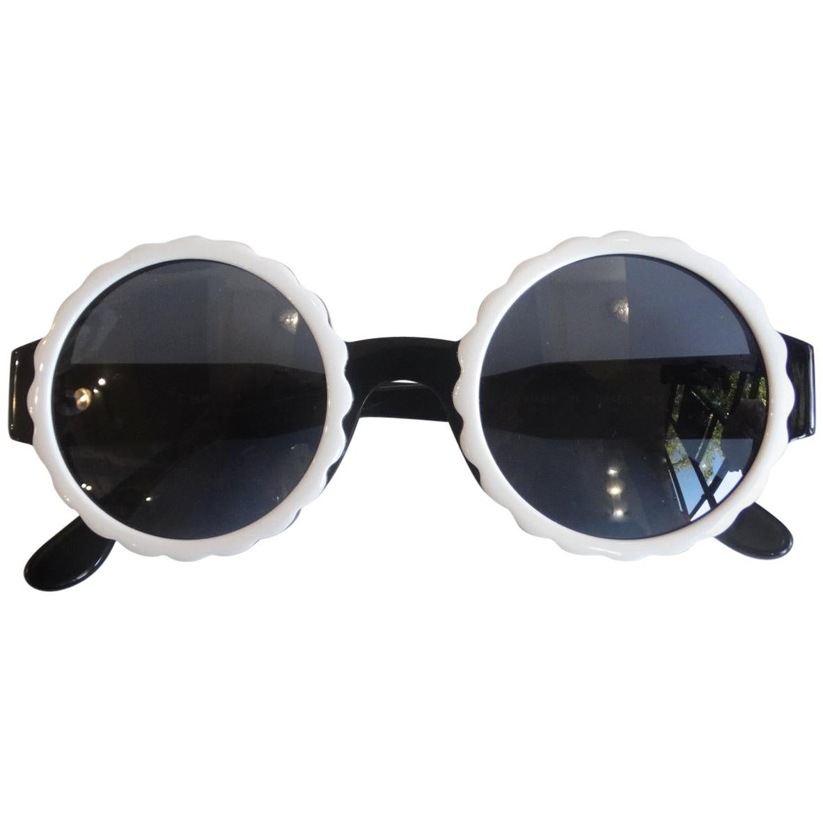 Runway 1994 Chanel White & Black Scalloped Circle Sunglasses