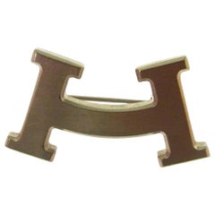 Hermes Silver Tone 'H' Logo Men's Women's Lapel Pin Suit Brooch in Box