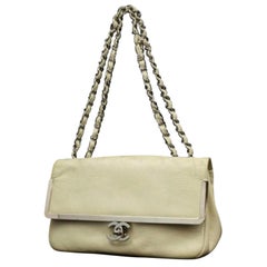 Vintage Chanel Classic Flap Medium Frame 225543 Ivory Leather Shoulder Bag