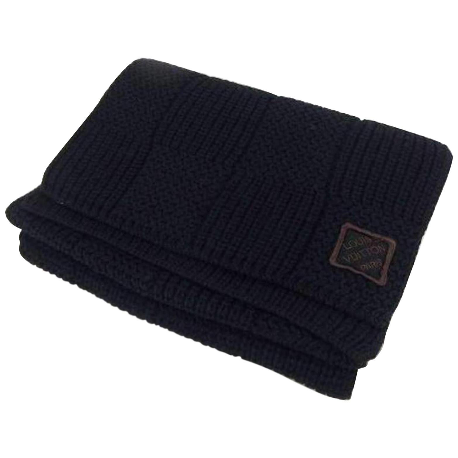 Louis Vuitton Black Knitted Damier 225006 Scarf/Wrap For Sale