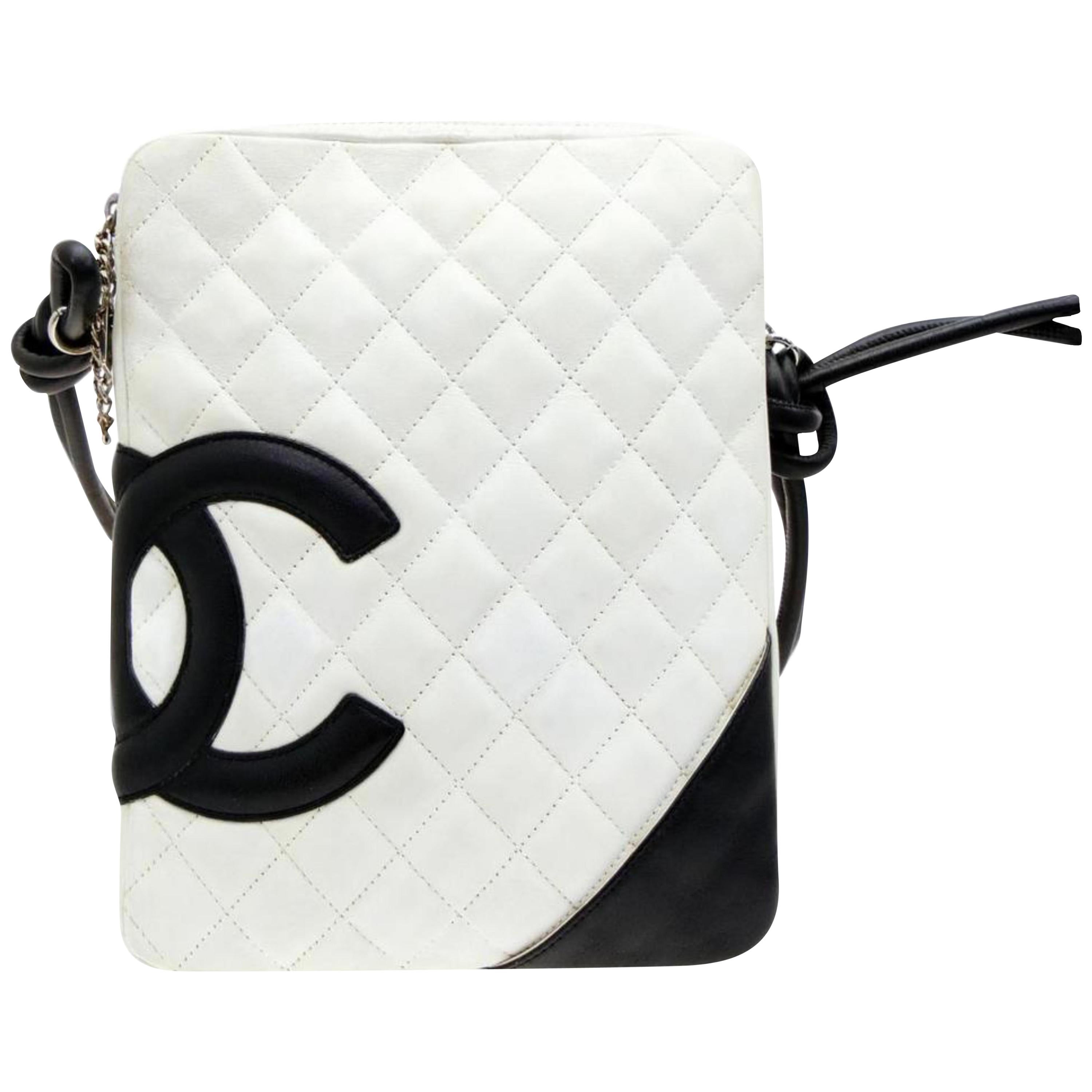Chanel Messenger Cambon Quilted Ligne 228758 White Leather Cross Body Bag For Sale