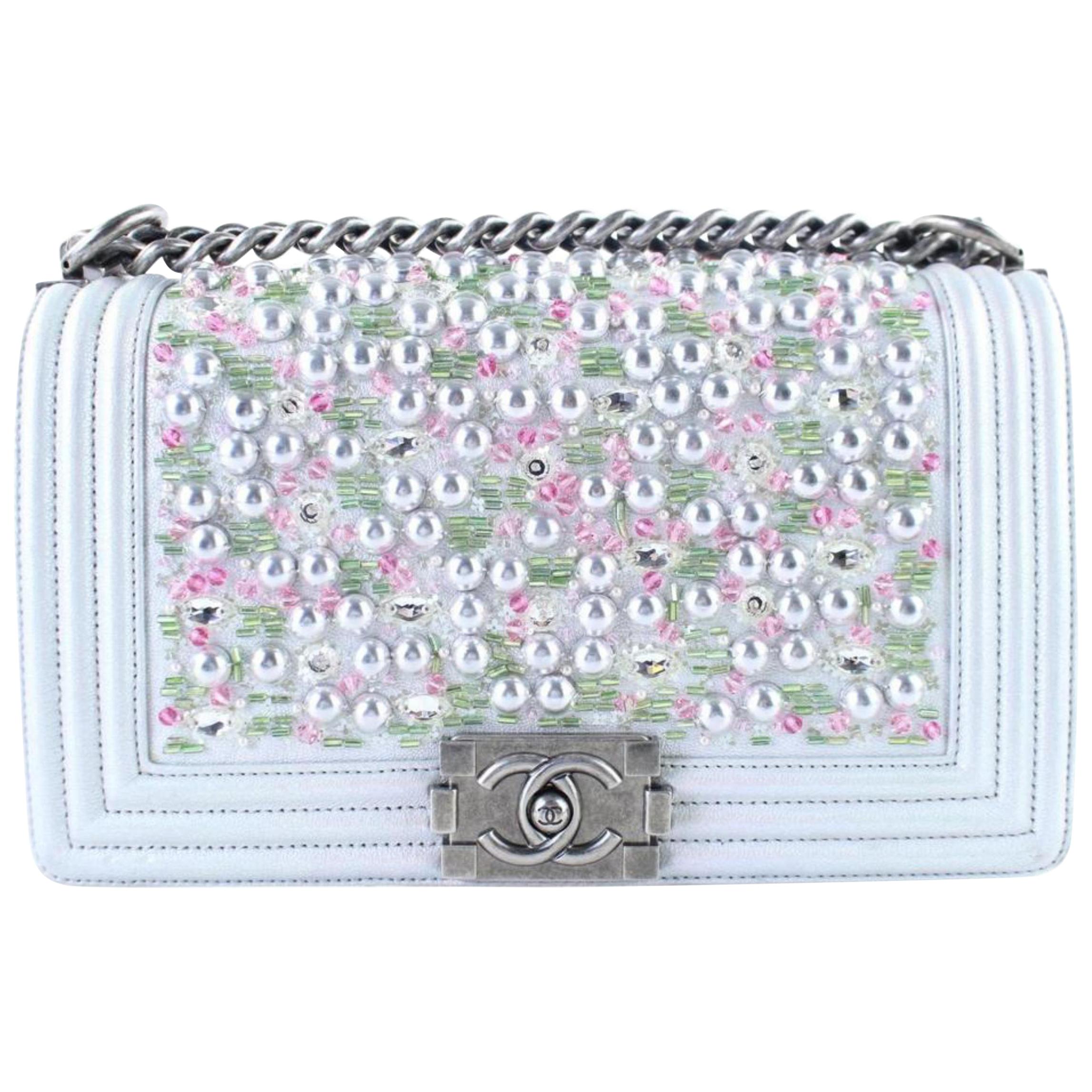 Chanel Boy Tweed and Pearl 2cr0103 Metallic Silver Leather Cross Body Bag For Sale