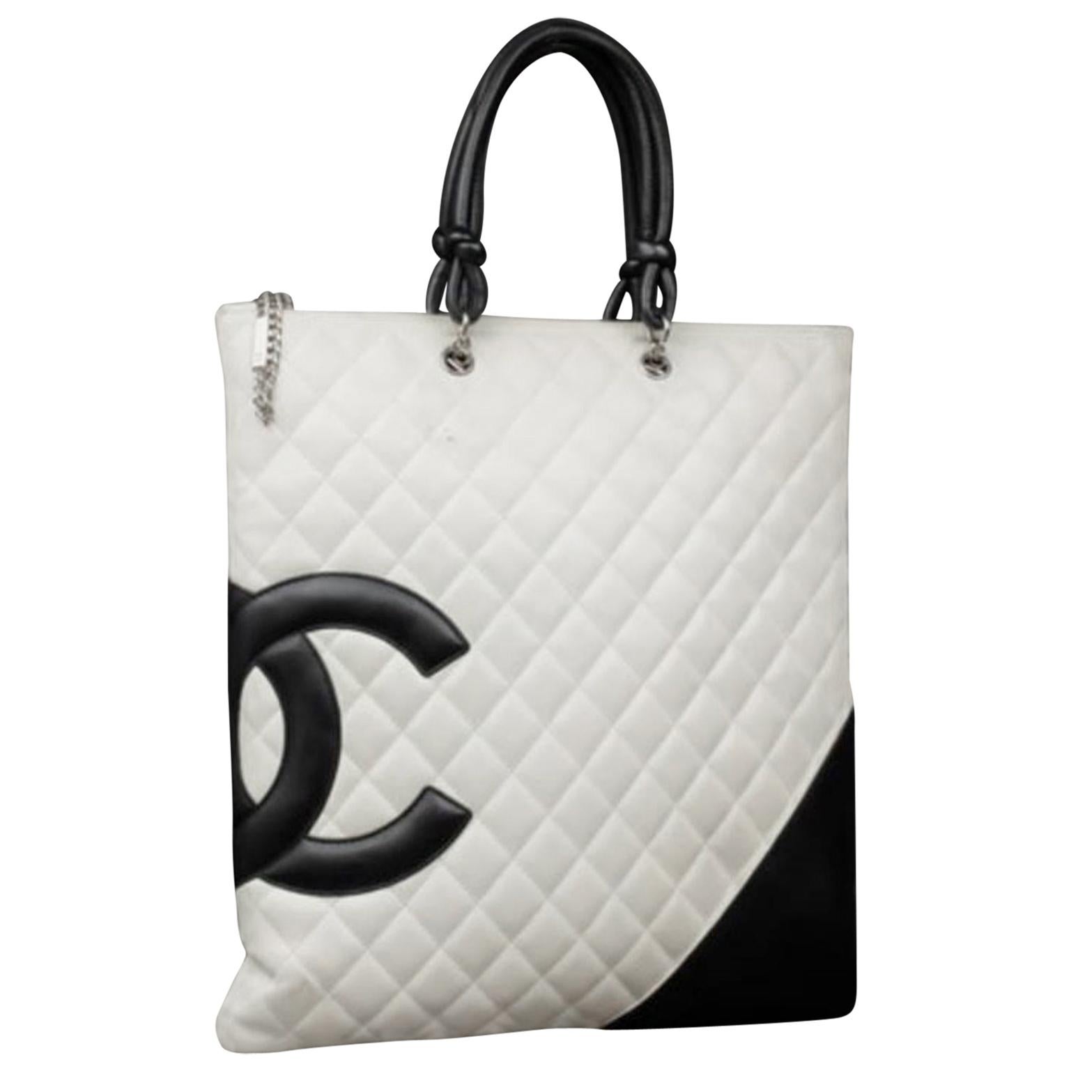 Chanel Cambon Ligne Flat 226873 White X Black Quilted Leather Tote For Sale