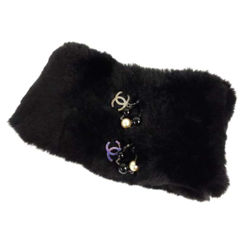 Chanel Black Double Cc Charm Pearl Rabbit Fur Scarf 231526 For Sale at ...