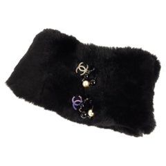 Vintage Chanel Black Double Cc Charm Pearl Rabbit Fur Scarf 231526