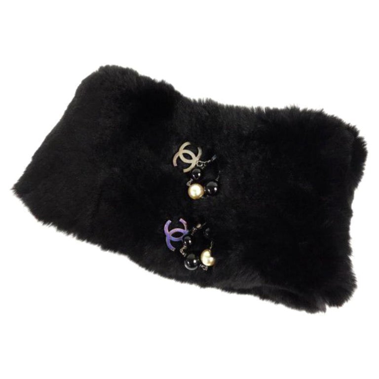 Chanel Black Double Cc Charm Pearl Rabbit Fur Scarf 231526