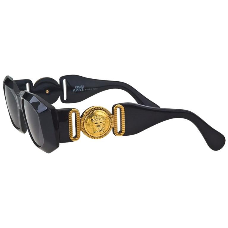 Gianni Versace Vintage MOD 414/A Black Sunglasses  For Sale