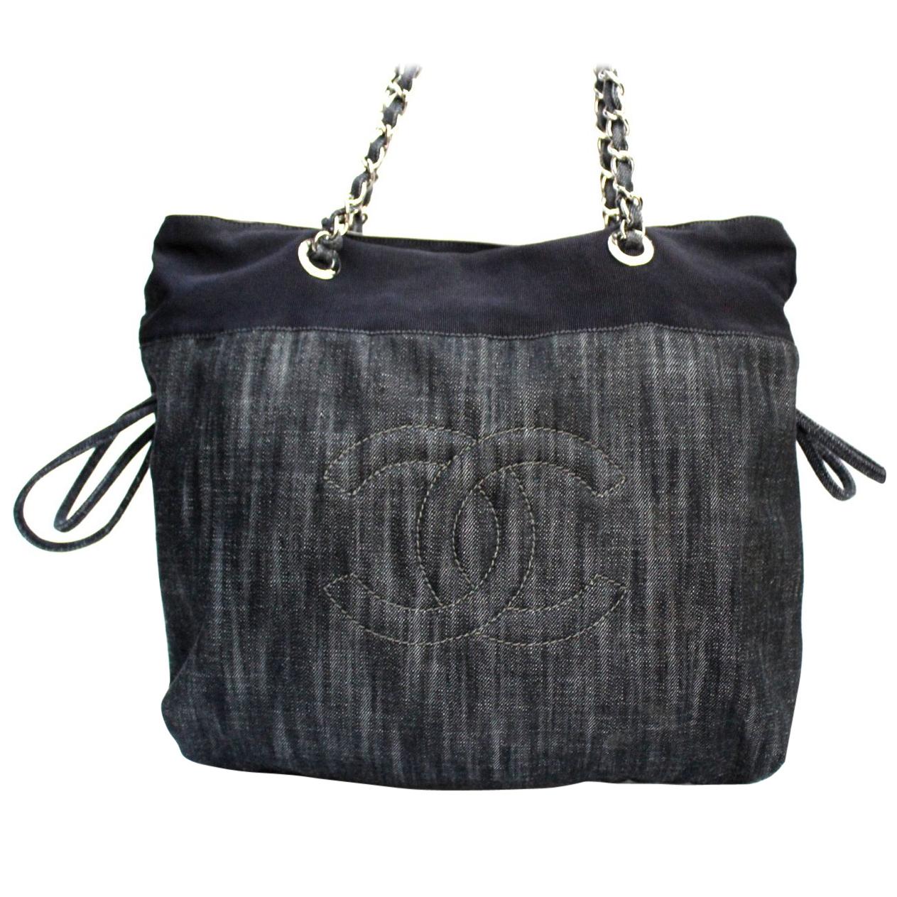 2009 2010 Chanel Blu Denim Shoulder Bag