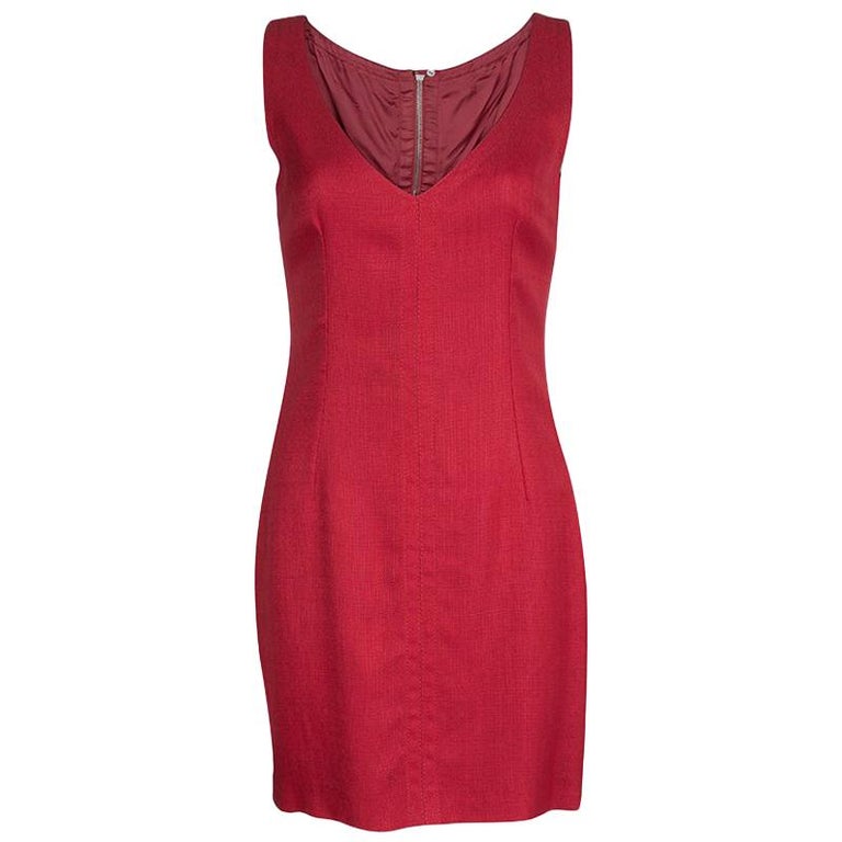 Dolce and Gabbana Red Textured Sleeveless V Neck Sheath Dress M For ...
