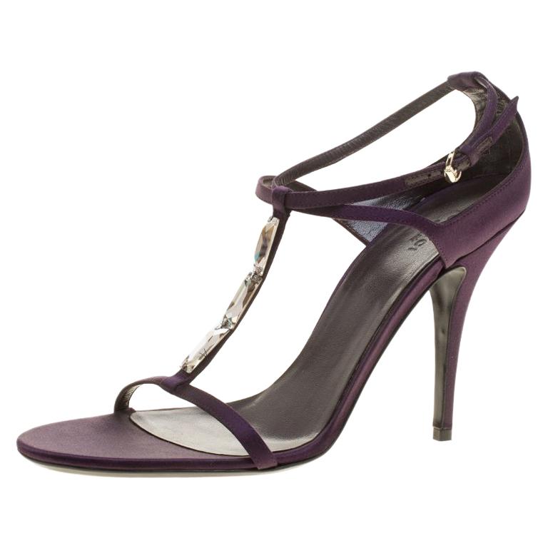 Gucci Purple Satin T-strap Sandals Size 40.5