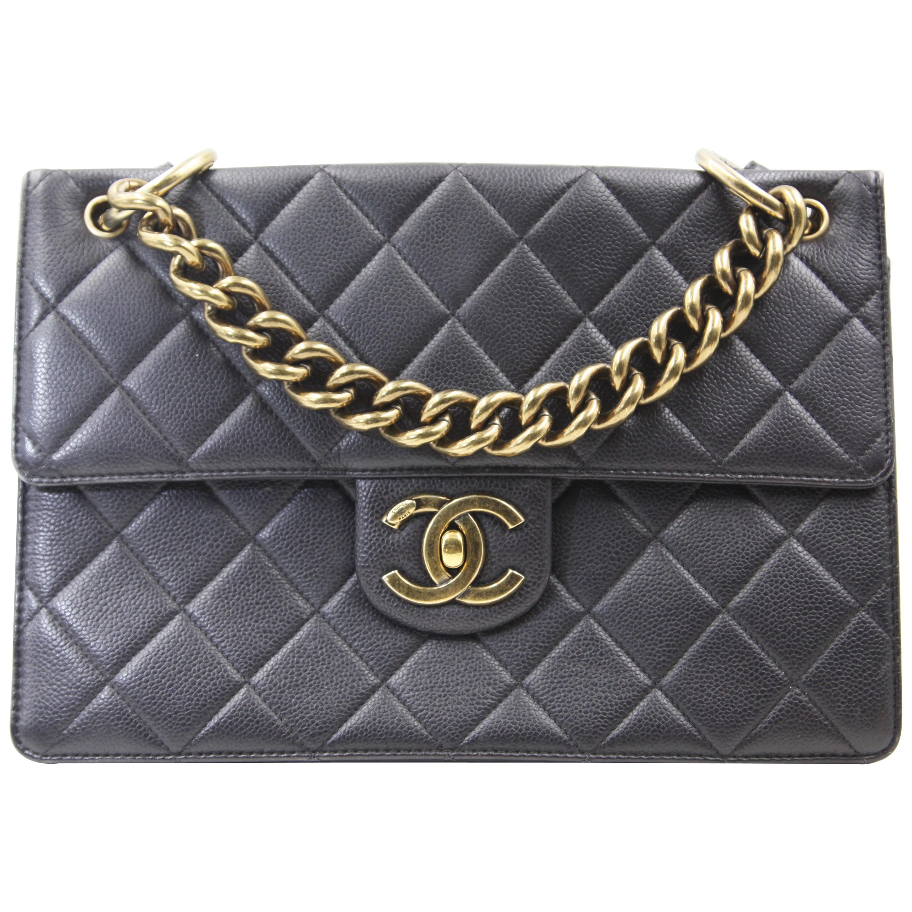 Chanel Classic Flap Vintage Gold-tone Metal Caviar Skin Shoulder Bag For Sale