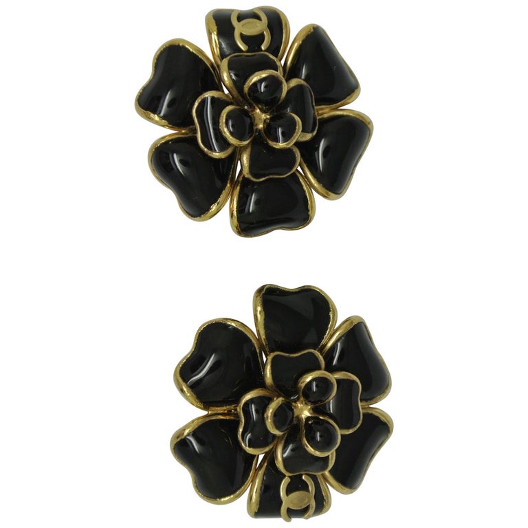 Chanel Vintage Earring Camellia - 7 For Sale on 1stDibs