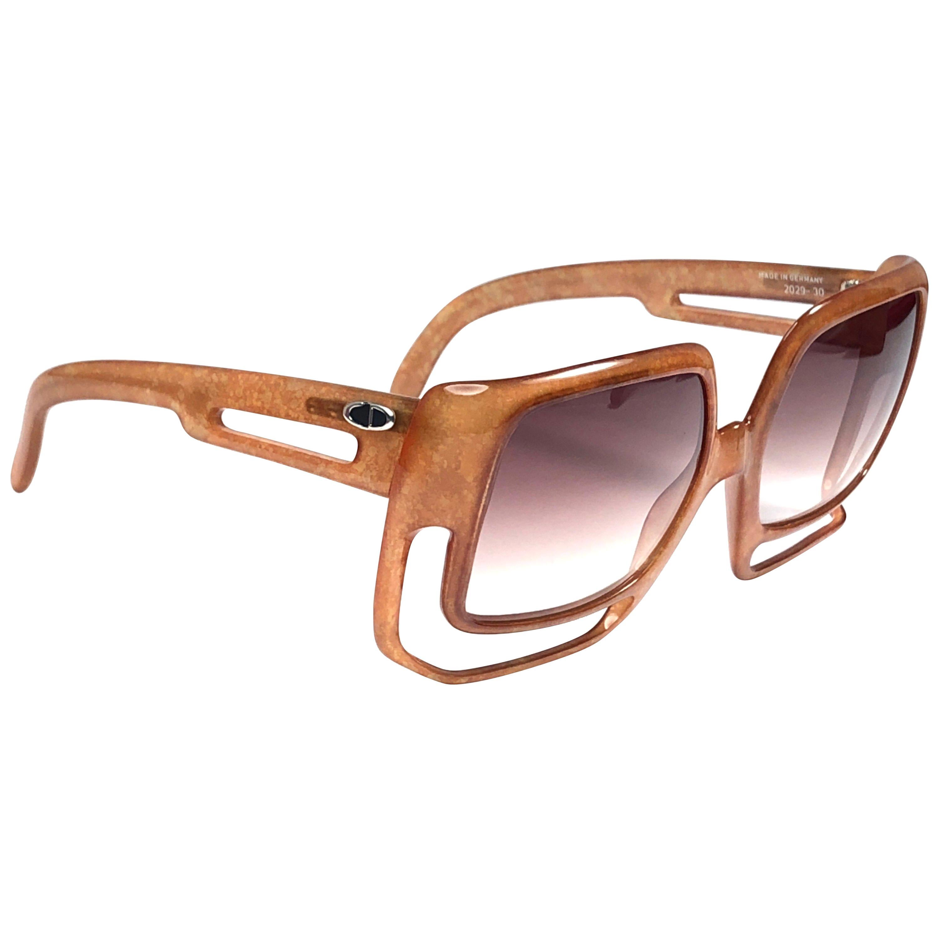 New Vintage Christian Dior 2029 30 Medium Amber Jasped Optyl Sunglasses For Sale