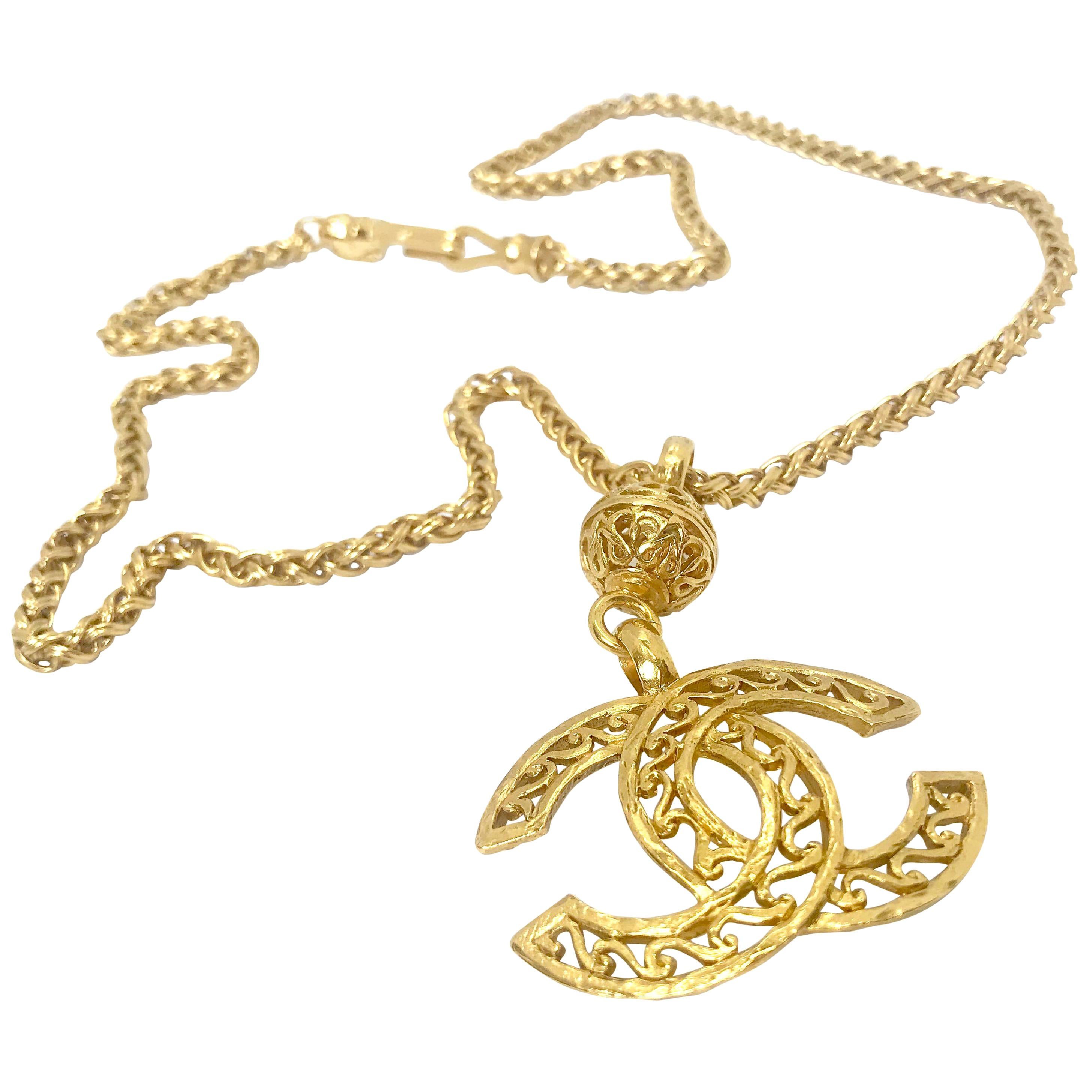 Chanel 90s Vintage CC Gold Plated Pendant Necklace 