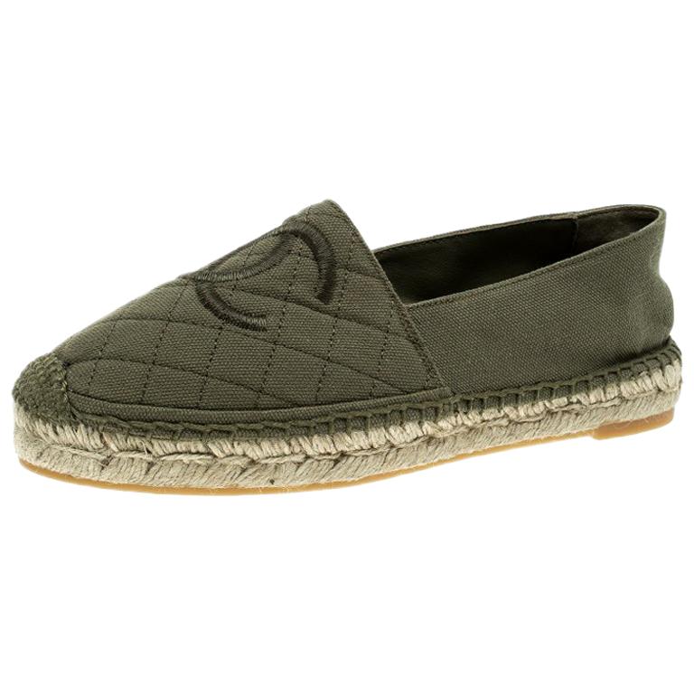 Chanel Green Quilted Canvas CC Espadrilles Size 37 For Sale at 1stDibs