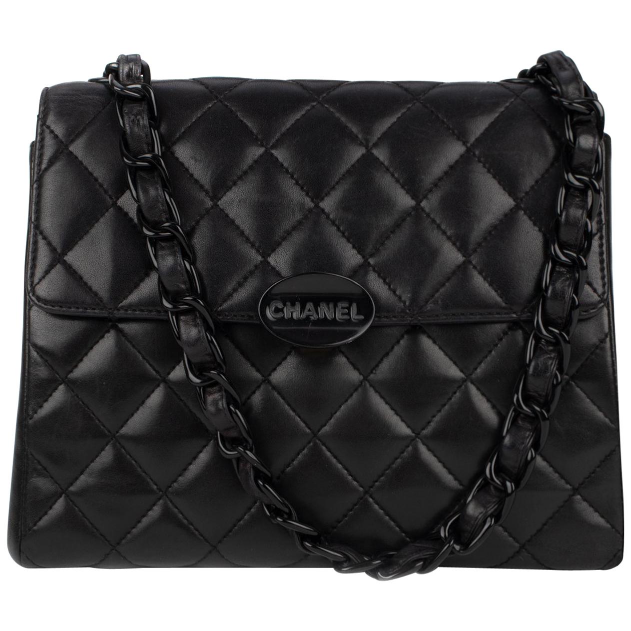 Handbag Chanel Black Lambskin Leather !