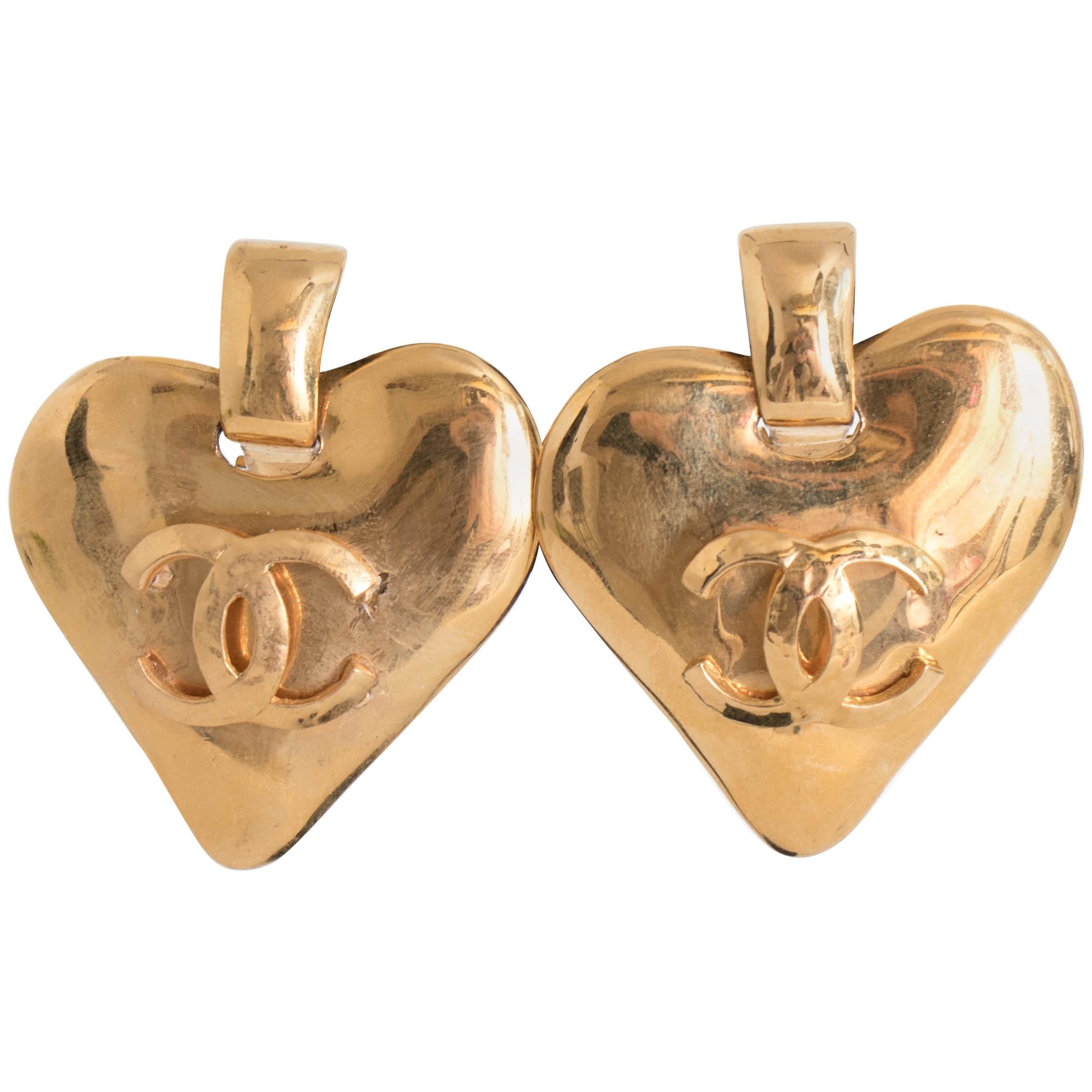 A Pair of Vintage Chanel 1993 Gold Toned Heart Clip On Earrings at 1stDibs