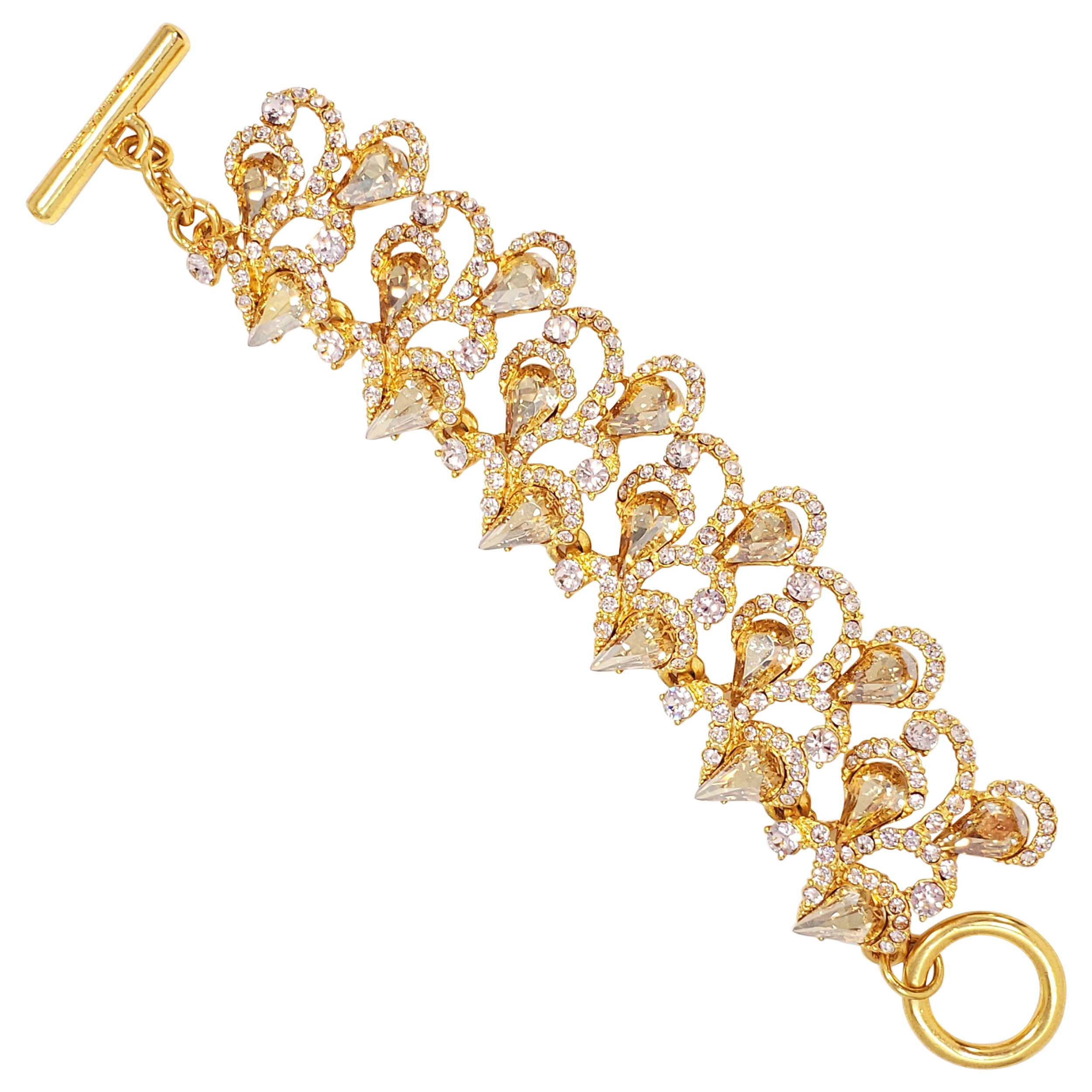 Oscar de la Renta Pear-cut Clear and Topaz Crystal Toggle Clasp Bracelet in Gold For Sale