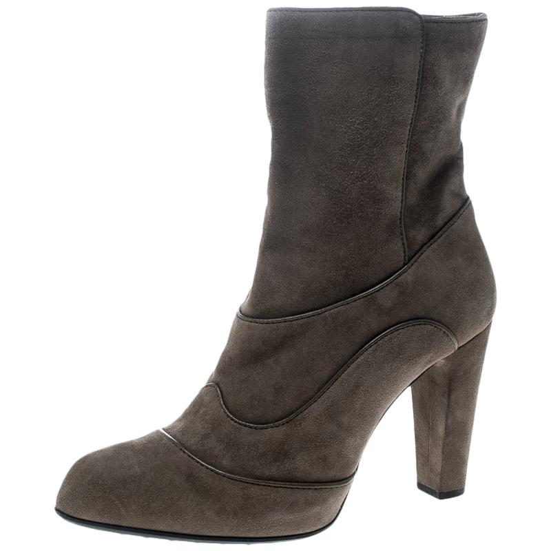 Tod's Khaki Green Suede Ankle Boots Size 39 For Sale at 1stdibs