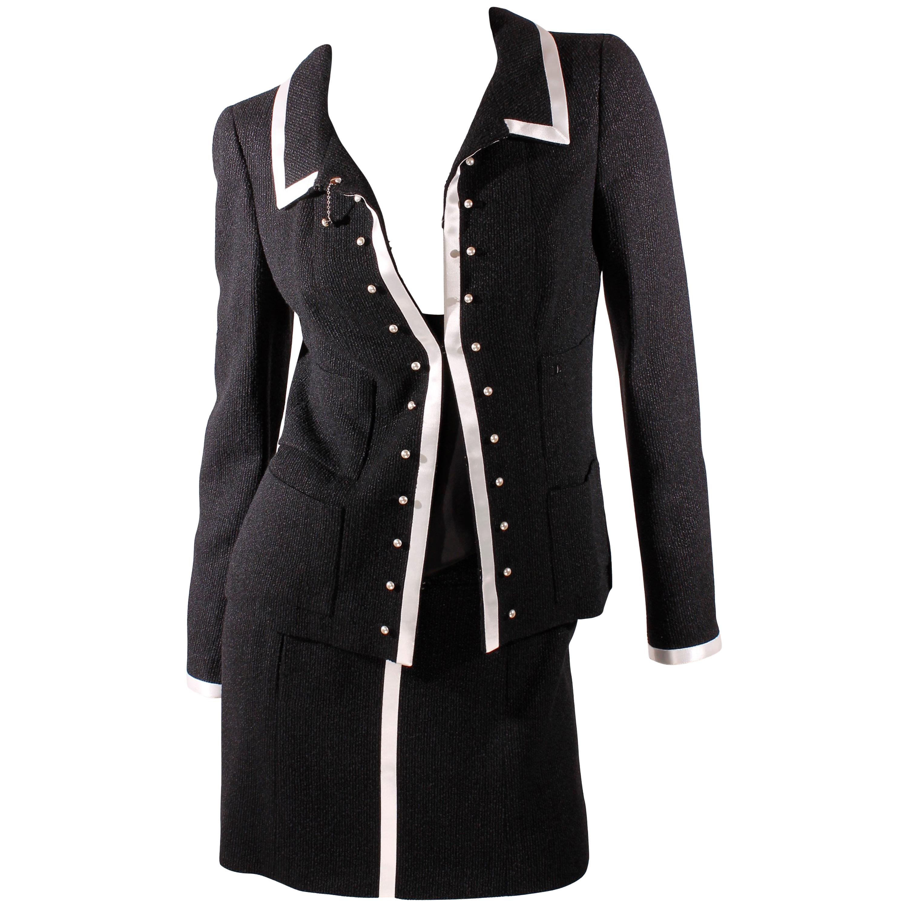 Chanel Jacket and Skirt - Black & White im Angebot