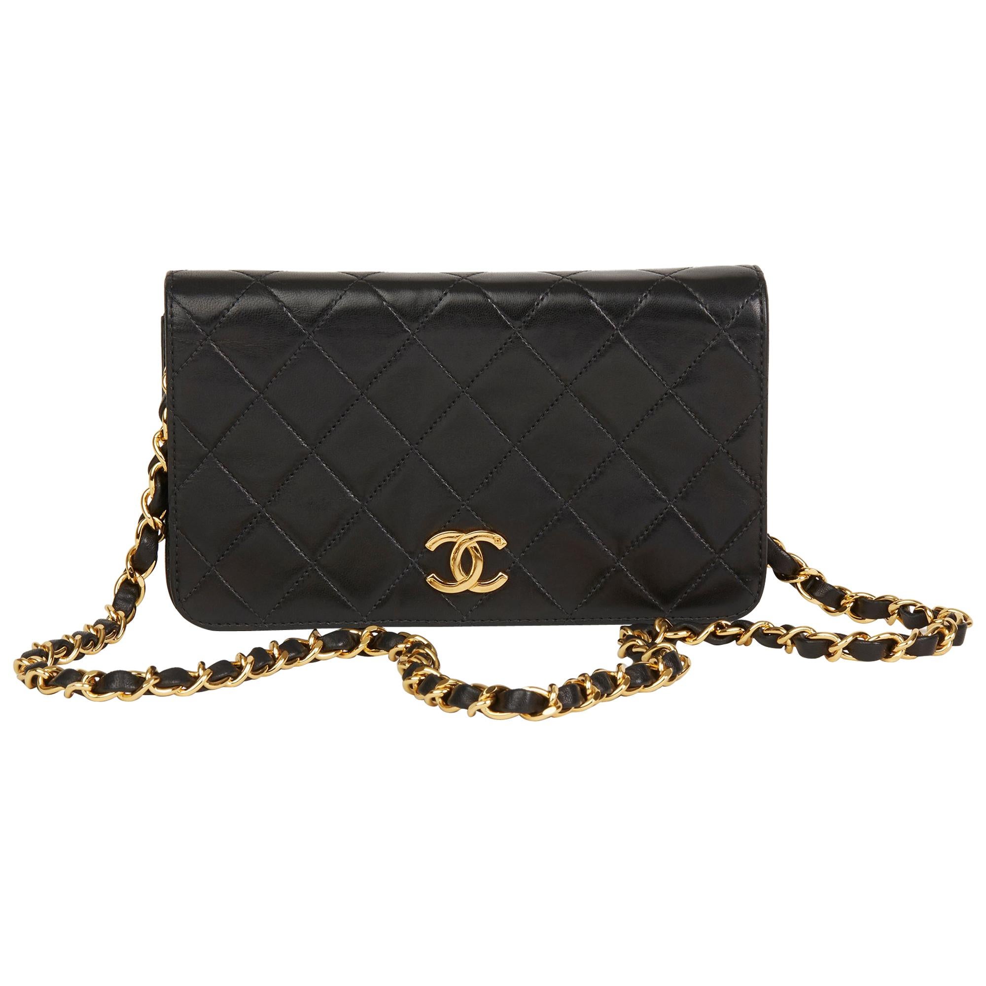 1996 Chanel schwarz gesteppte Lammfell Vintage kleine klassische Full Flap Bag