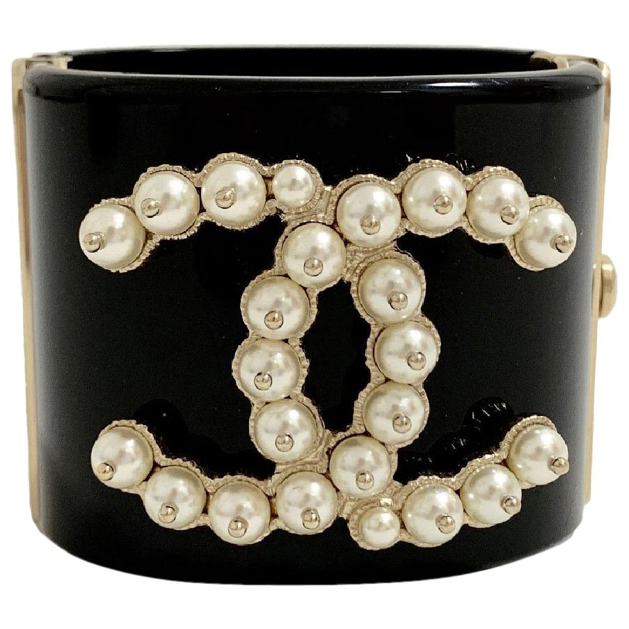 Vintage Chanel Cuff Bracelets 171 For Sale at 1stdibs