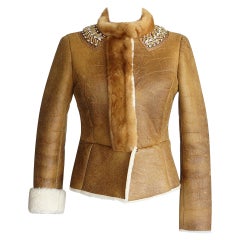 Veste Prada vintage en peau de mouton vieillie avec bordure en vison et col orné de bijoux 40 / 6