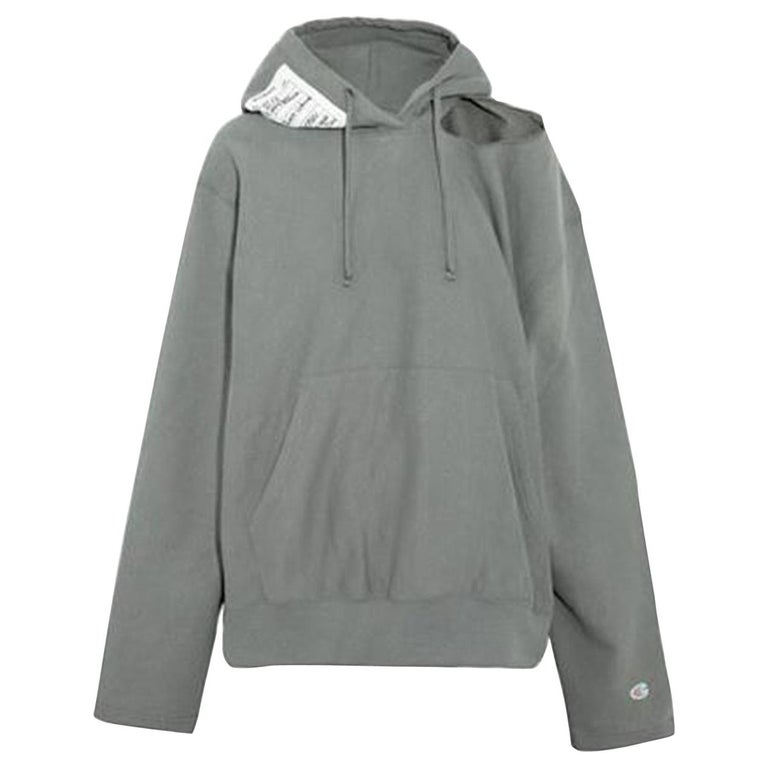 Indrømme skrubbe Mig selv Vetements + Champion Cutout Cotton-Blend Jersey Hoodie at 1stDibs | vetements  champion hoodie, champion vetements, vetements champion hoodie grey