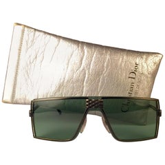 Christian Dior Monsieur 2392 - Lunettes de soleil noires vintage enveloppantes, circa 1980, état neuf