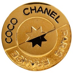 Chanel Gold Vintage Coco Chanel Coin Star Pin