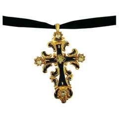 Christian Lacroix Collier Pendentif Croix en émail bijoutier vintage baroque