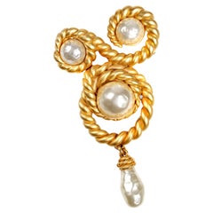 Vintage Chanel Pearl and Gold Swirling Rope Pin 