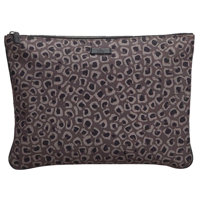 Gucci Brown Leopard Print Nylon Clutch Bag For Sale at 1stDibs