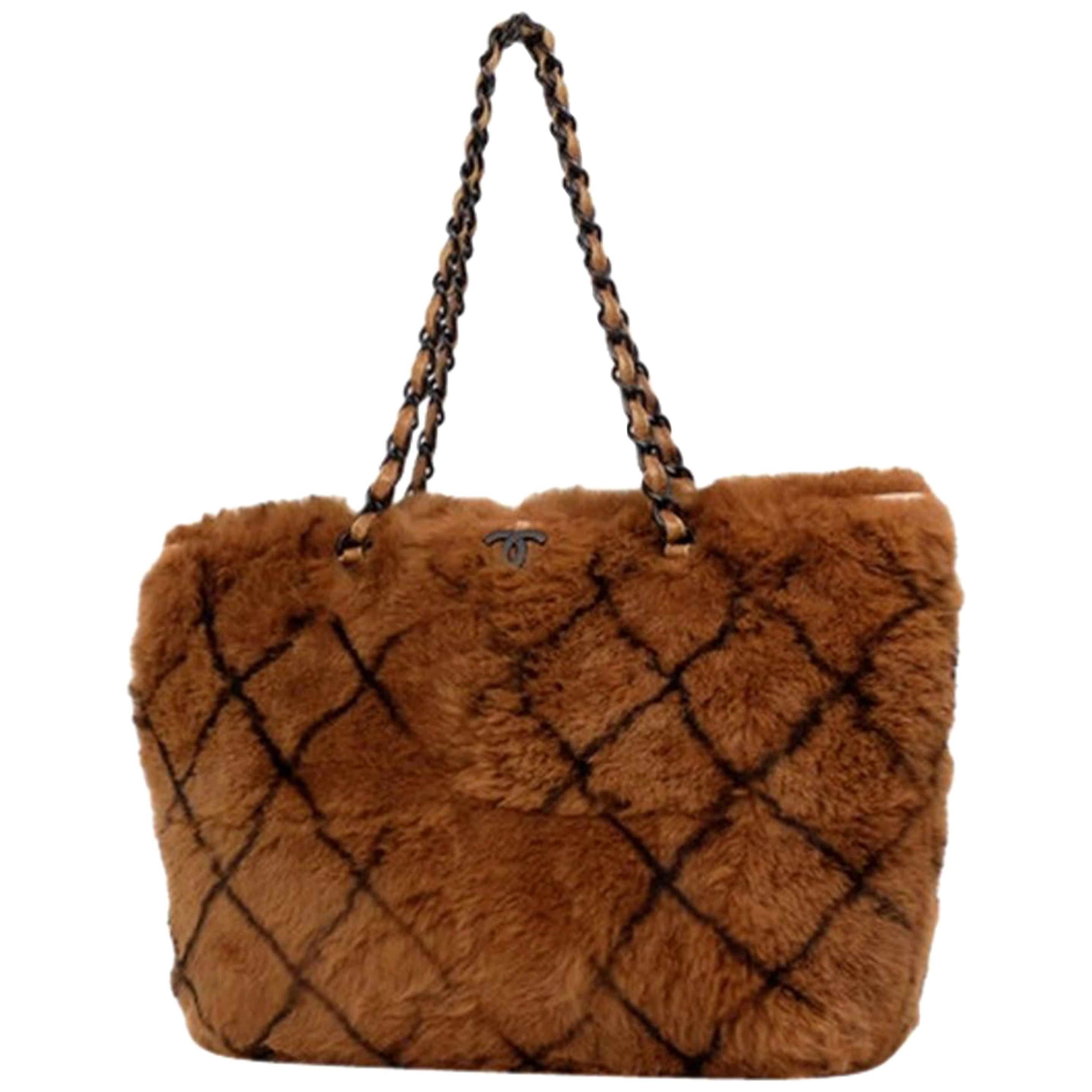 Chanel Quilted Chain 211333 Brown Fur Tote For Sale