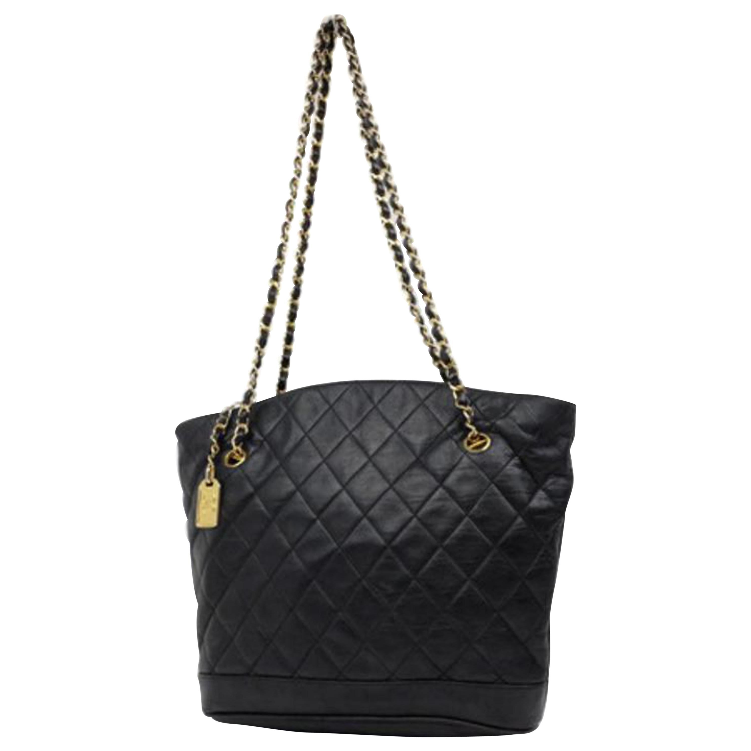 Chanel Quilted Lambskin Chain Tote 221034 Black Leather Shoulder Bag For Sale