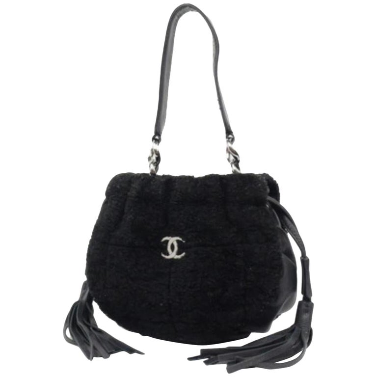 Chanel Quilted Fringe Ball 227132 Black Shearling Shoulder Bag For Sale at 1stDibs