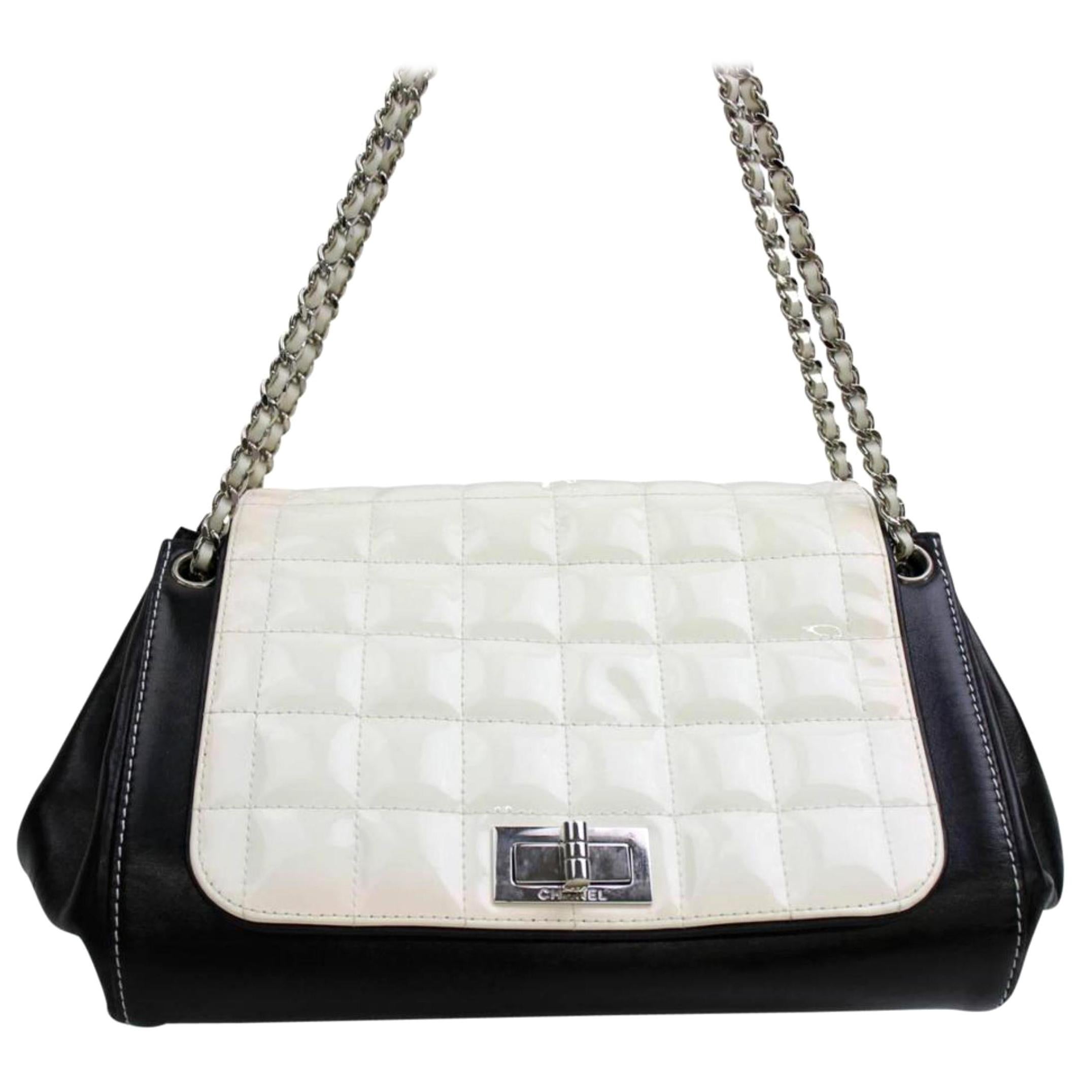 Chanel Quilted Bicolor Accordion Flap 867313 Black X White Patent Shoulder Bag For Sale