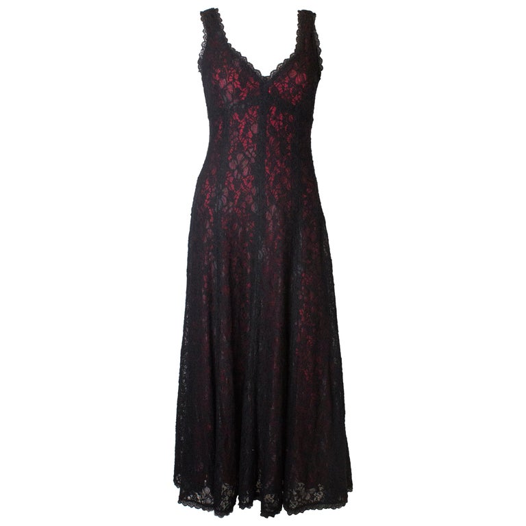 kompromis Tilslutte nå Vintage Caroline Charles Black Lace Gown with Red Lining at 1stDibs | red  and black lace dress, black lace dress with red lining, black and red lace  dress