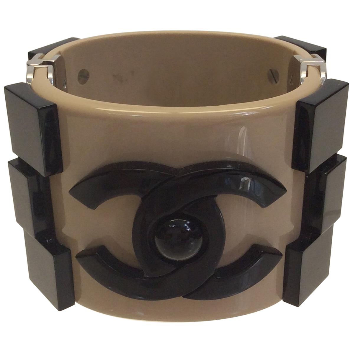 Chanel Tan and Black Lucite Cuff For Sale