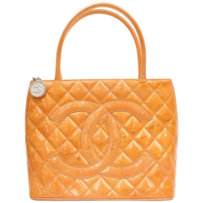 Chanel Médallion Quilted Zip Tote 868715 Orange Patent Leather Satchel ...