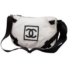 Vintage Chanel Messenger Bicolor Cc Logo Sports 233994 White Canvas Messenger Bag