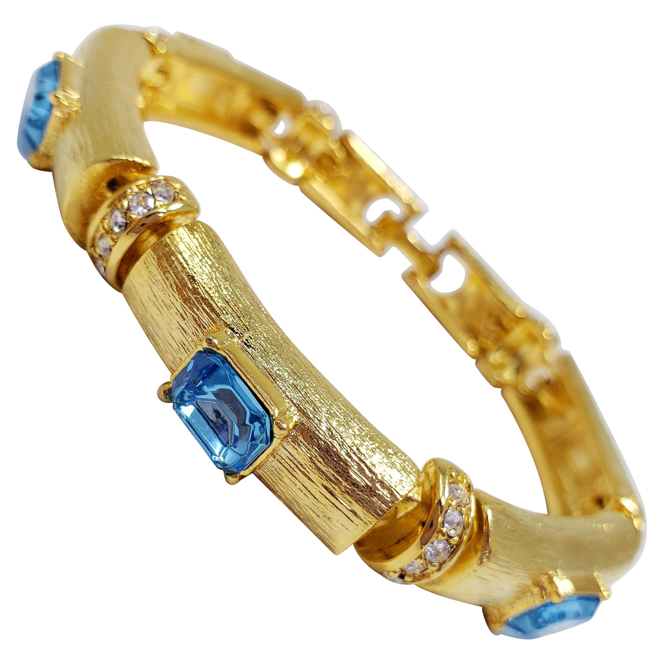 Kenneth Jay Lane Link Blue and White Crystal Bracelet in Gold