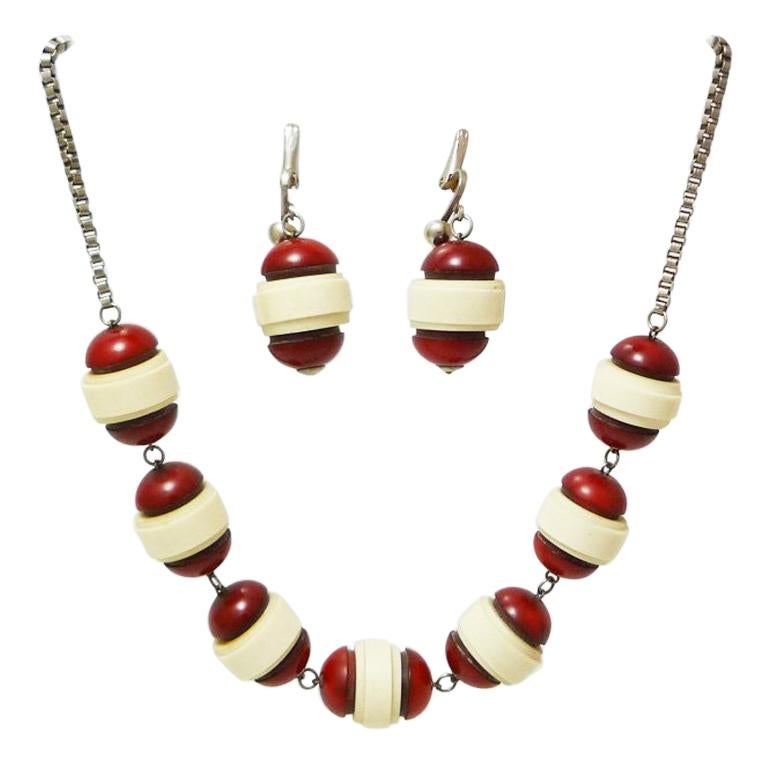 Bakelite necklace with earrings
