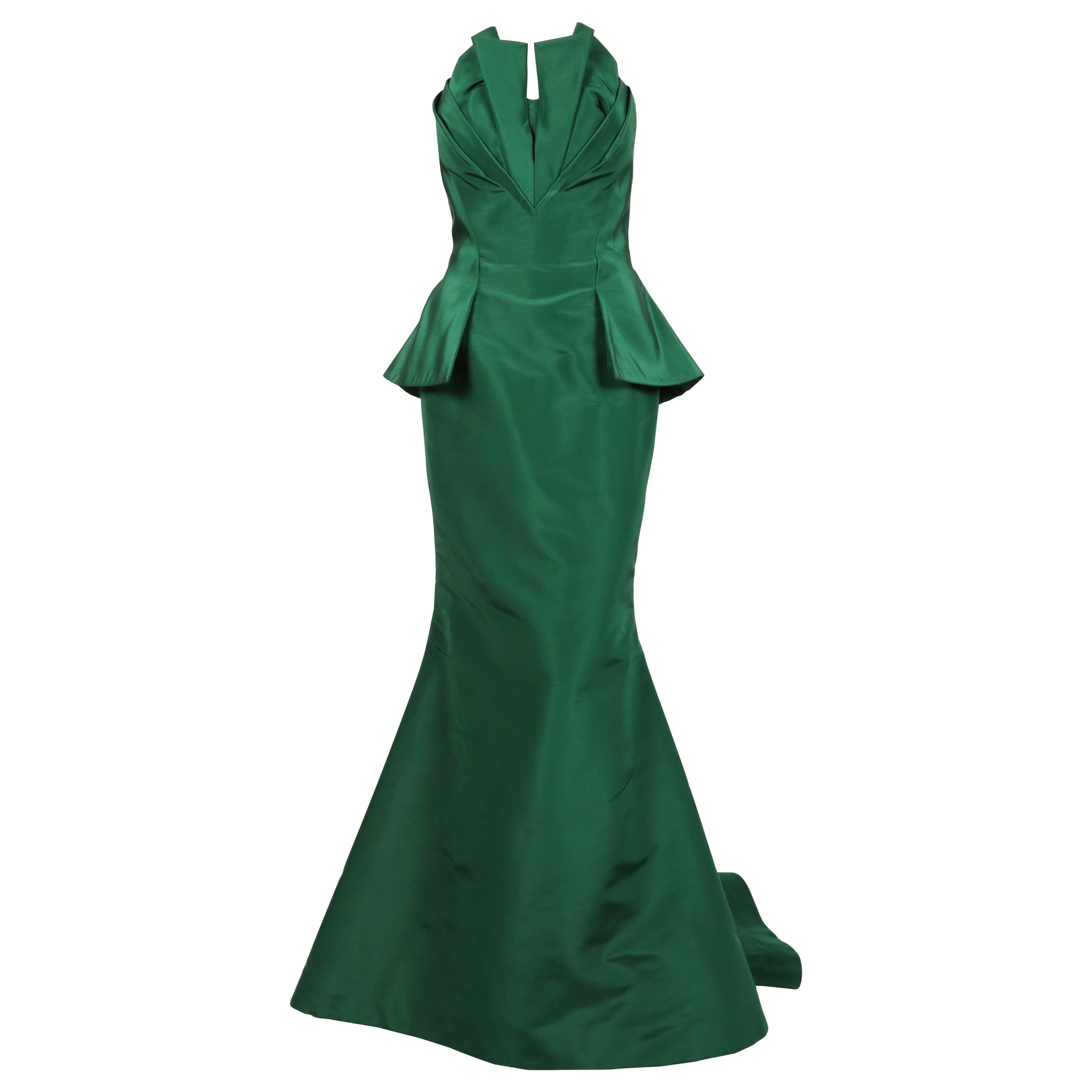 OSCAR DE LA RENTA emerald green silk runway gown with pleated bodice & train