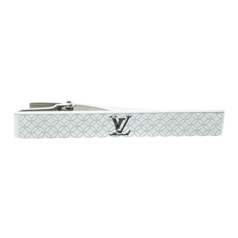 Louis Vuitton Champs Elysees Engraved Monogram Flower Silver Tone Tie ...