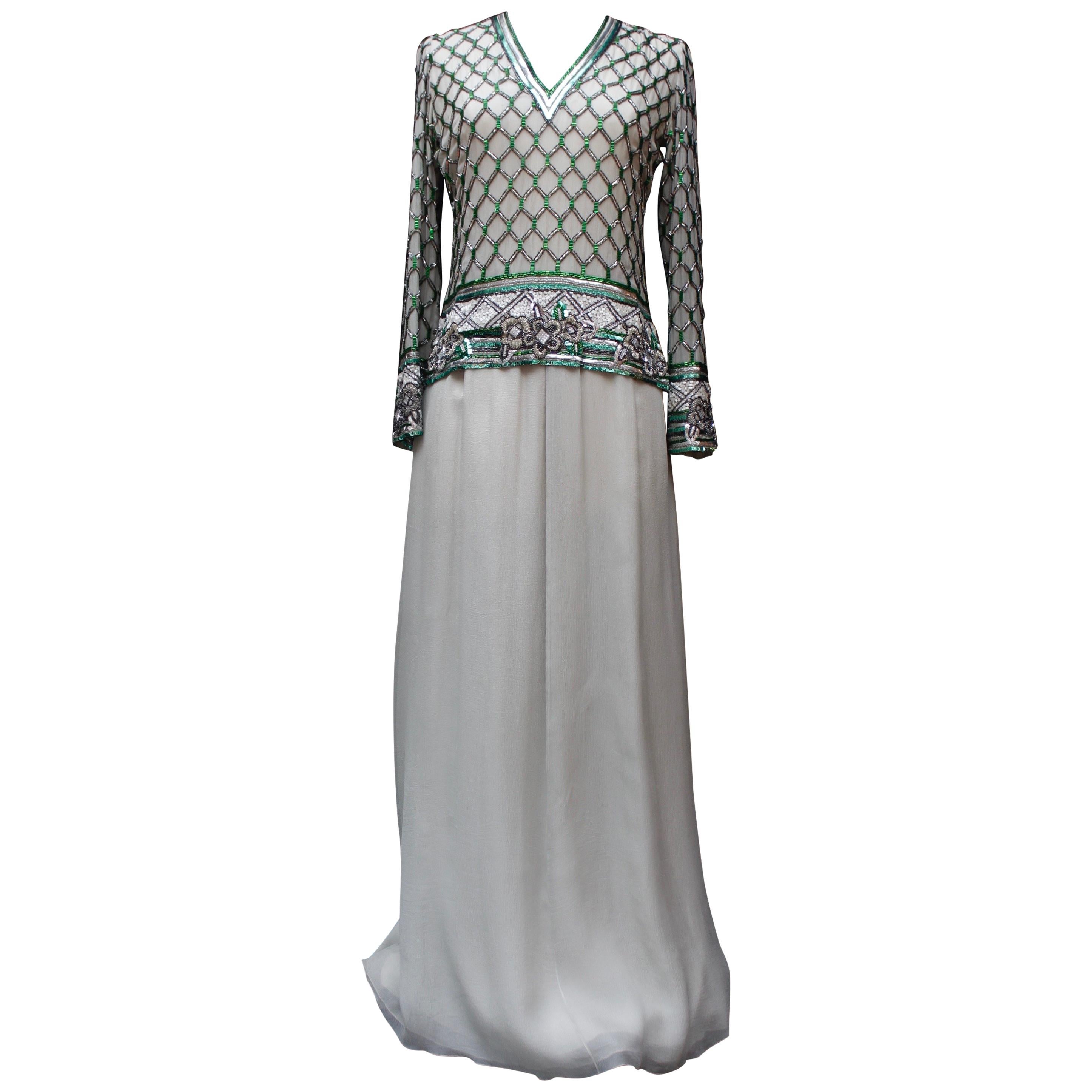 Christian Dior Haute Couture gorgeous set composed of grey chiffon and beads For Sale